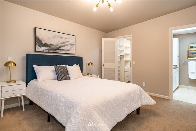 Building Photo - Newport Hills 3bed/1bath Home!