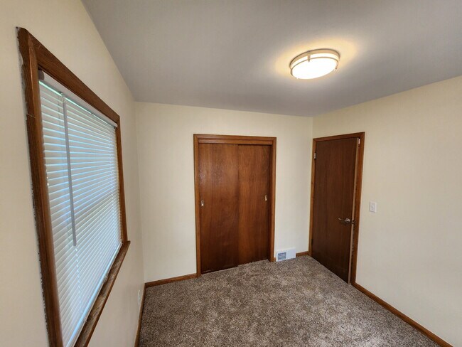 Building Photo - GREAT Location  2 Bedroom side by side duplex  $1395/monthly