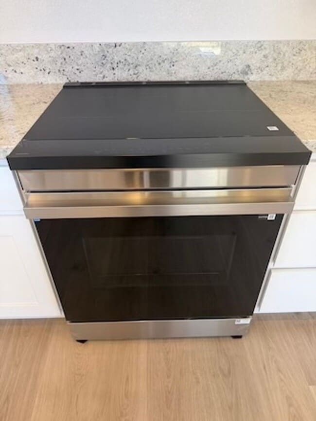 Building Photo - Brand New Single Story Solar All Electric Home in Roseville