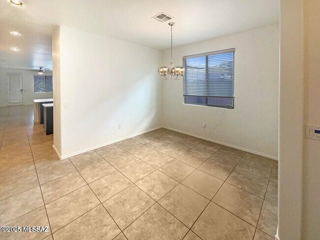 Building Photo - 58834 BRANDING IRON Ct