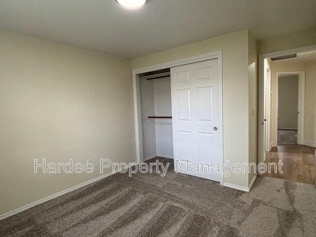 Building Photo - 3248 S Cadet Ave