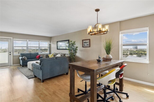 Building Photo - 401 Golden Isles Dr