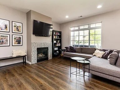 Building Photo - 5439 Twin Oaks Dr