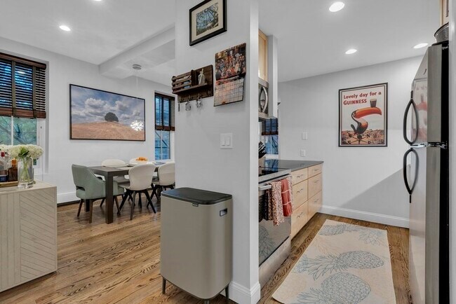 Building Photo - 30-34-34 E Concord St