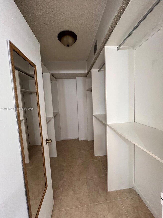 Building Photo - 403 NW 68th Ave