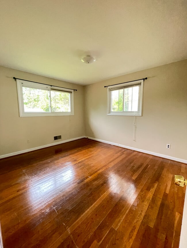 Building Photo - 12421 Littleton St