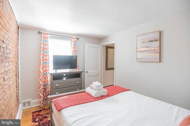 Building Photo - 501 S 26th St