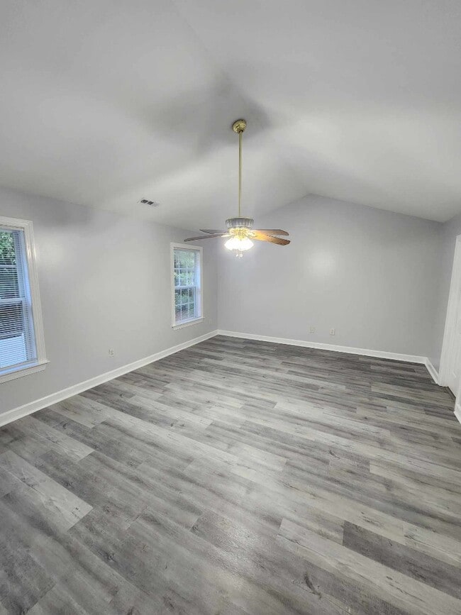Building Photo - 152 Molinia Dr
