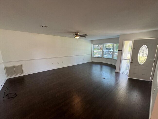 Building Photo - 5246 Royal Oak Dr