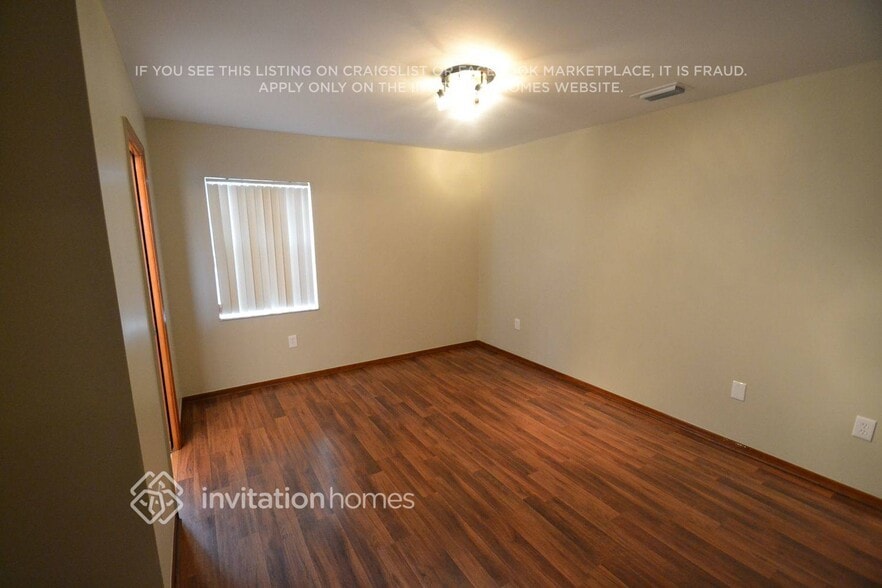 Building Photo - 15411 SW 144th Ave