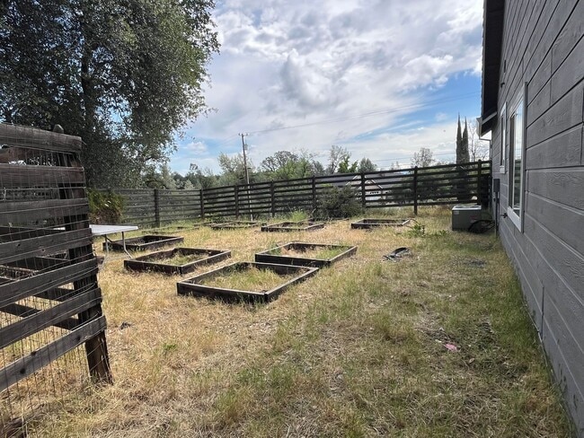Building Photo - 8957 Knobhill Cir