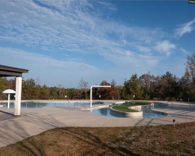 Building Photo - 909 Desert Ln
