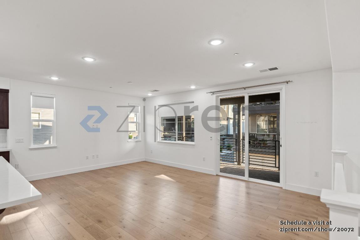 Building Photo - Unit