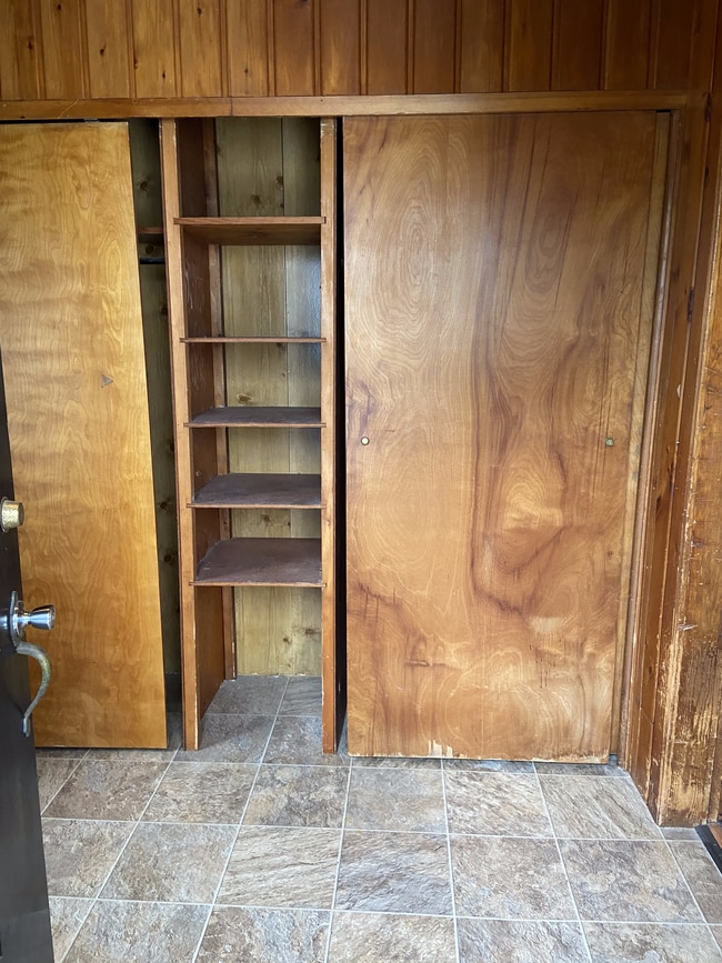 mud room - 206 S Higbee St