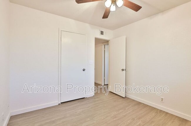 Building Photo - 3009 E Caballero St