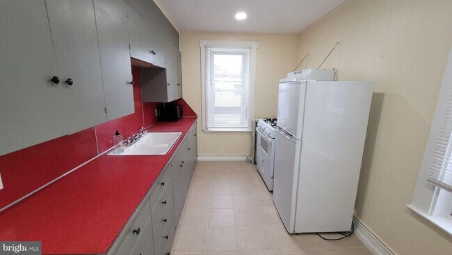 Building Photo - 838 Fairmount Ave