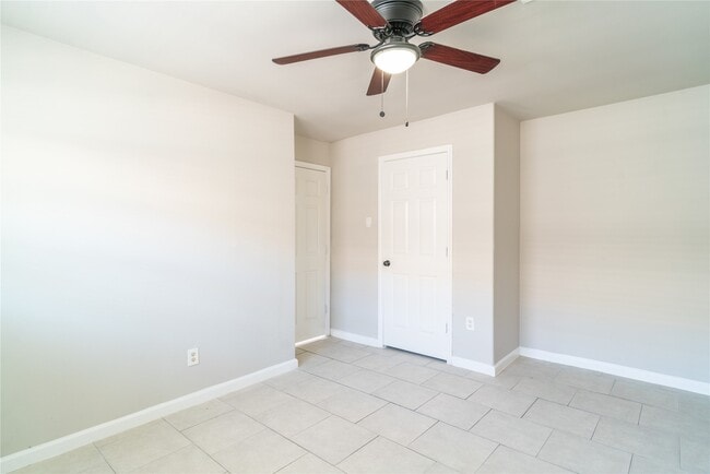 Building Photo - 11623 Rowan Ln