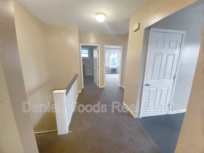 Building Photo - 1614 68th Ave