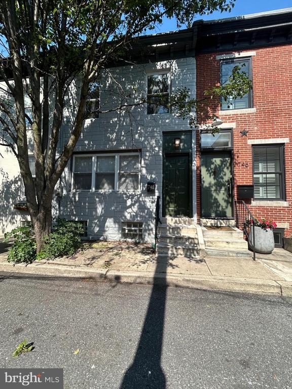 Building Photo - 748 S Harshaw St