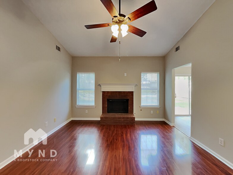 Building Photo - 301 Lacebark Ln