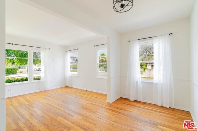 Building Photo - 4950 Newcastle Ave