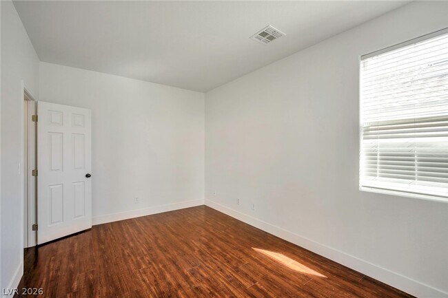 Building Photo - 9711 W Spinnaker Creek Ave