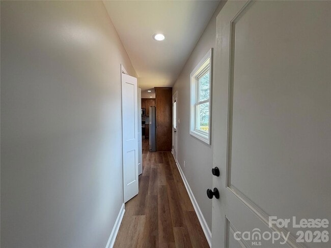 Building Photo - 1296 Micol Rd