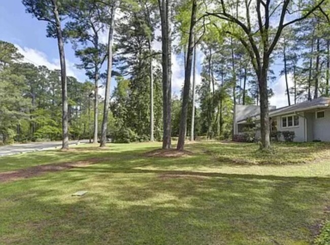 Building Photo - Stunning 4 Bed, 3 Bath in Forest Acres. RE...