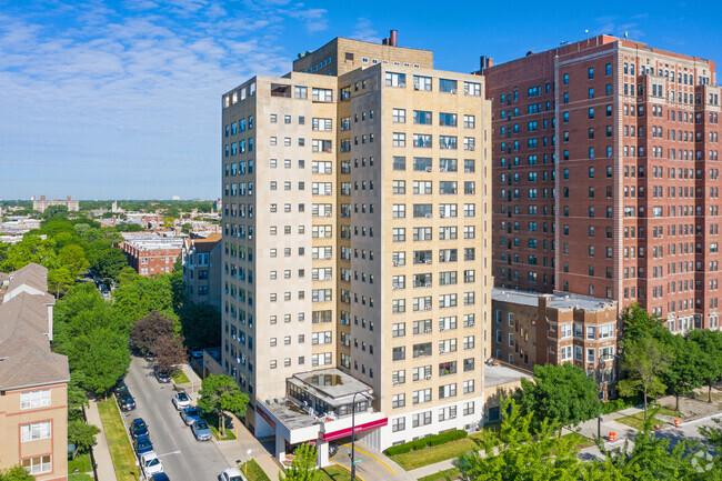 Building Photo - The Townhouse Apartments