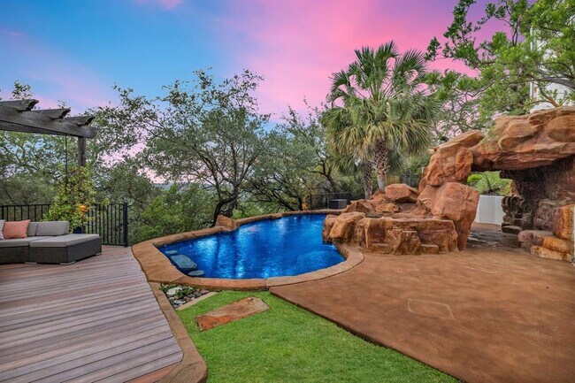 Building Photo - 1710 Mt Larson Rd