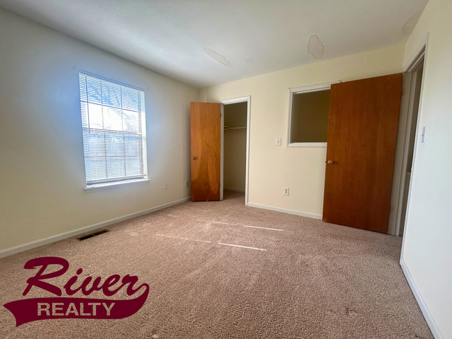 Building Photo - | $1075 | Charming North Augusta Townhouse...