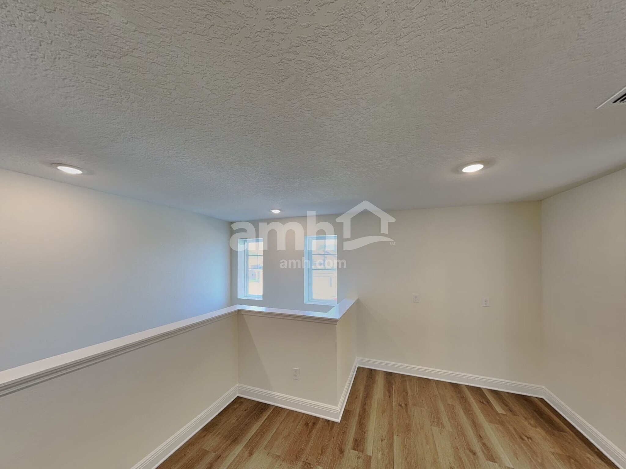 Building Photo - 5999 Sycamore Pl St