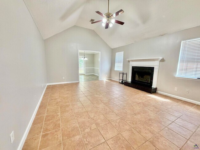 Building Photo - 103 Westoak Ct