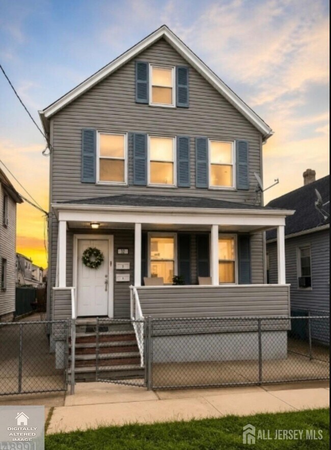 Building Photo - 32 Edwin St