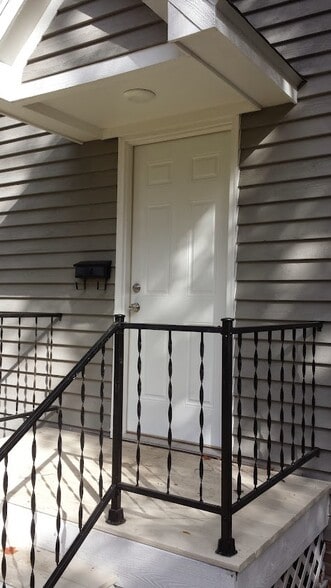 Building Photo - 418 N Buchanan St