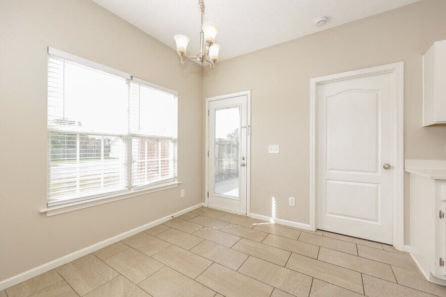 Building Photo - 2716 Sewanee Pl