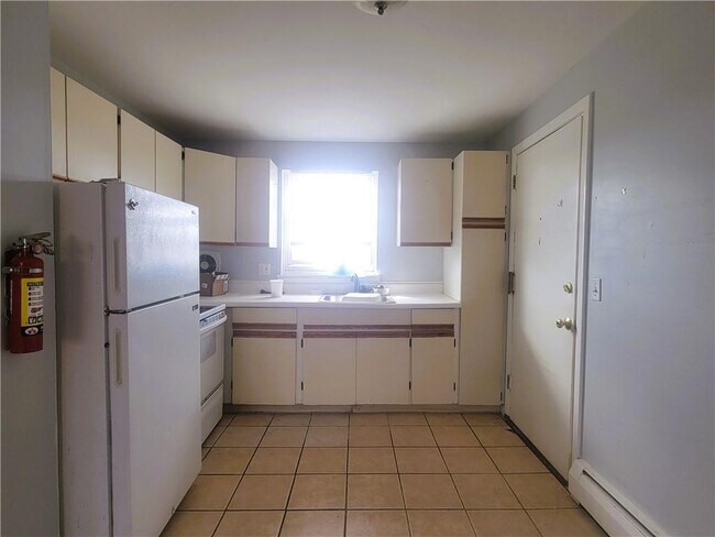 Building Photo - 70 Carroll Ave