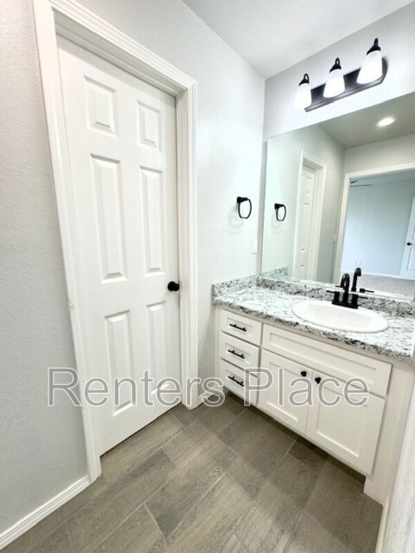 Building Photo - 3607 W Beech