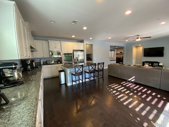 Building Photo - Spacious 5-Bedroom Luxury Home with Entertainer’s Backyard Oasis