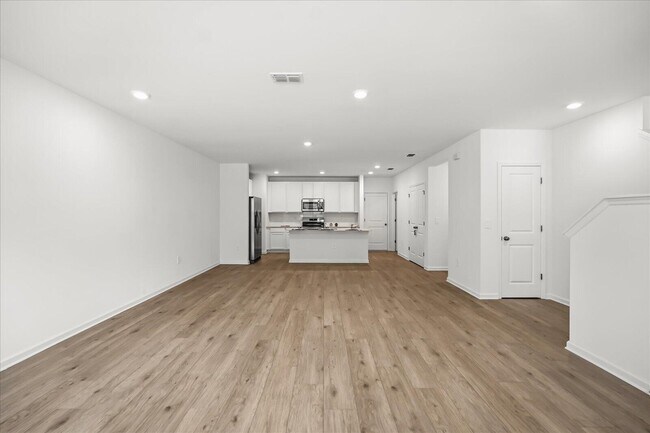 Building Photo - 5100 Clay Whaley Rd