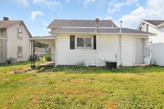 Building Photo - Wood St Home