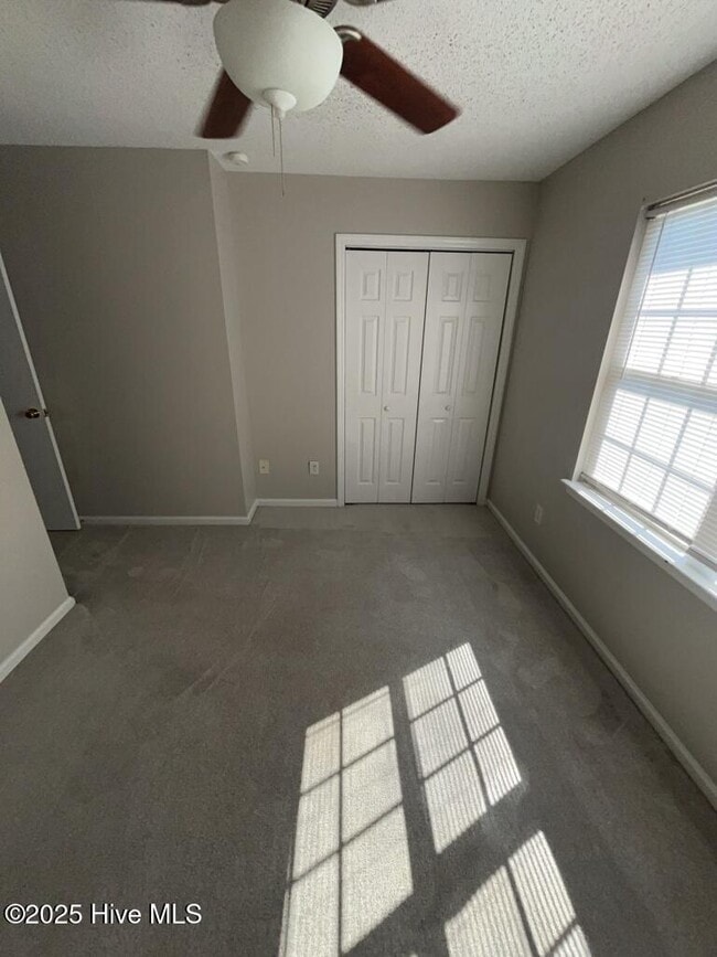 Building Photo - 1094 W Pueblo Dr