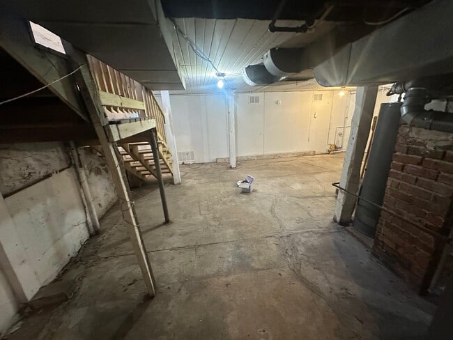 Building Photo - 21 Anderson Ave