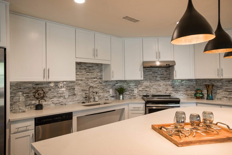 Building Photo - Woodline Place