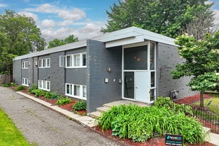 13-Unit Multi-Family Asset in Prime Location - 2205 Bryant Ave: The Lowry Hill Nook