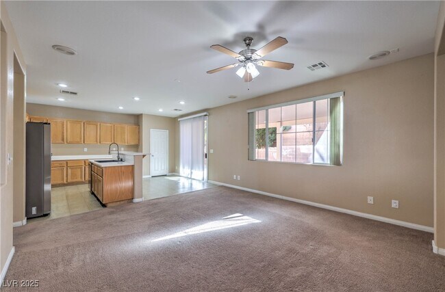 Building Photo - 121 Pettswood Dr