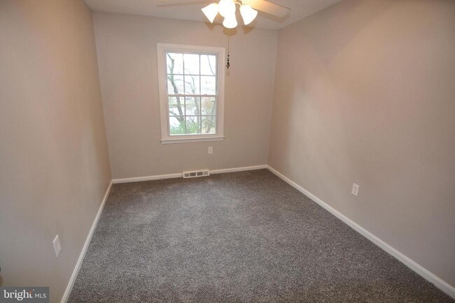 Building Photo - 1666 Albermarle Dr