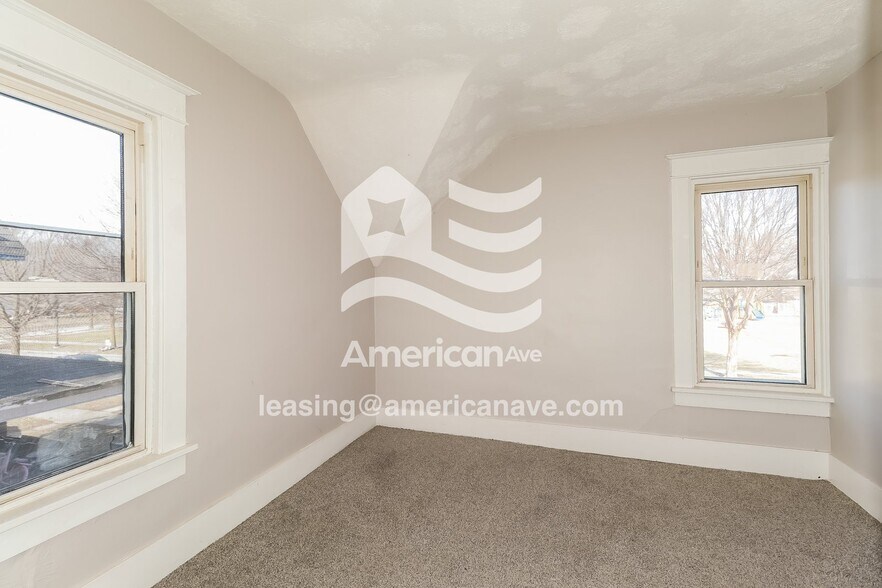 Building Photo - 619 W Cleveland Ave