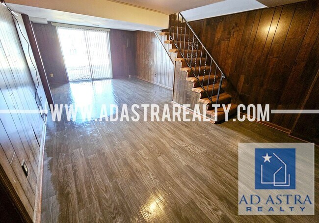 Building Photo - Spacious Duplex in Independence-Available ...