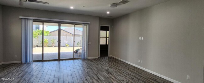 Building Photo - 6621 E Villa Rita Dr